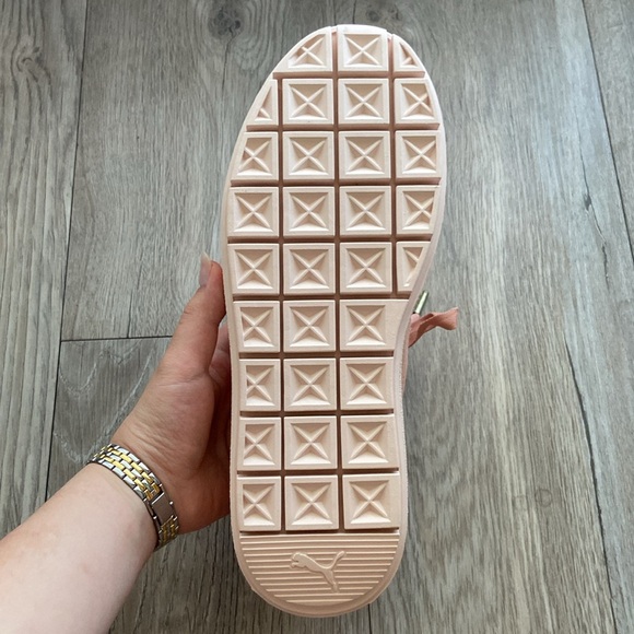 Puma Suede Platform Trace Win Shoes | Medium Pink - Picture 8 of 9